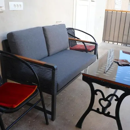 Charming Flat Near Center And Appartement *