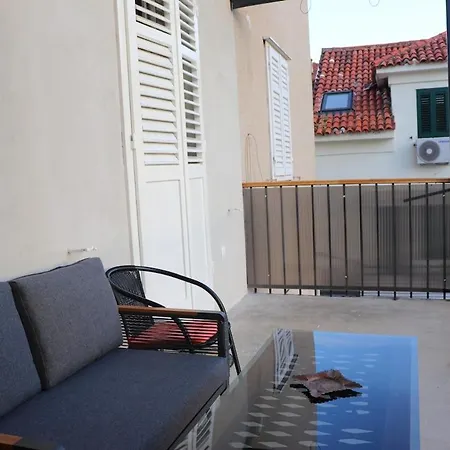 Charming Flat Near Center And *
