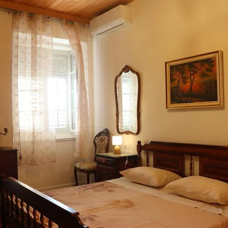 Charming Flat Near Center And *