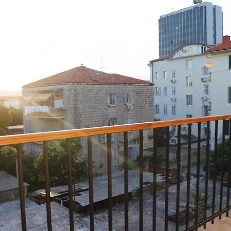 Charming Flat Near Center And Appartement